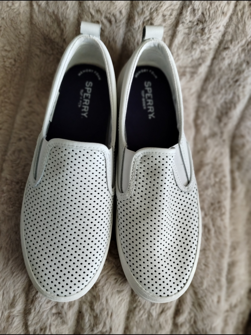 Sperry Slip-On Perforated White Leather Sneakers Women’s 8.5 Casual Comfort